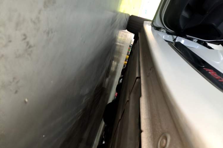 Used Hyundai Mistra 2016 1.8L Automatic Deluxe DLX Model Left Side Sill
