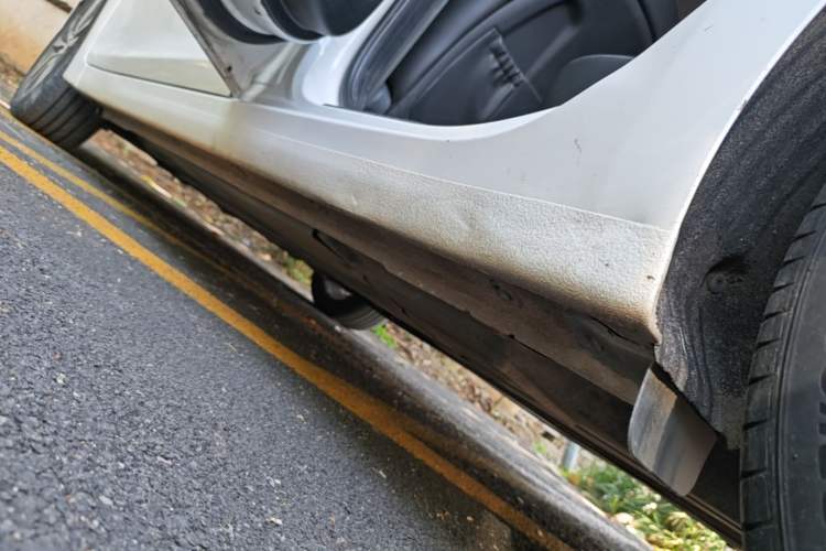Used Hyundai Mistra 2016 1.6T Automatic Smart GLS Left Side Sill