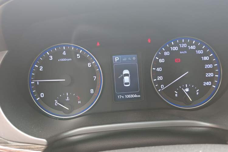 Used Hyundai Mistra 2016 1.8L Automatic Smart GLS Odometer Close Up