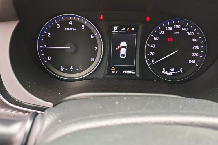 Used Hyundai Mistra 2016 1.8L Automatic Deluxe DLX Model Odometer Close Up