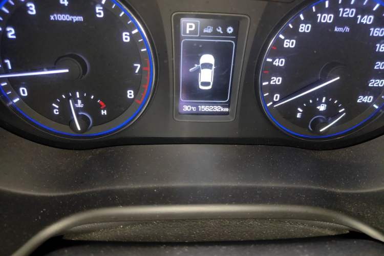 Used Hyundai Mistra 2016 1.8L Automatic Smart GLS Odometer Close Up