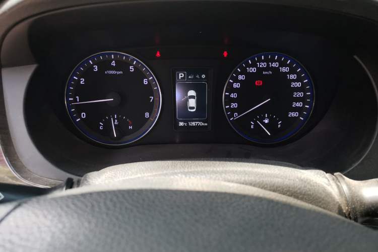 Used Hyundai Mistra 2016 1.6T Automatic Smart GLS Odometer Close Up