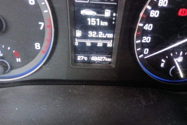 Used Hyundai Mistra 2016 1.6T Automatic Smart GLS Odometer Close Up