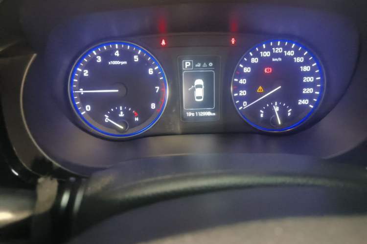Used Hyundai Mistra 2016 1.8L Automatic Smart GLS Odometer Close Up