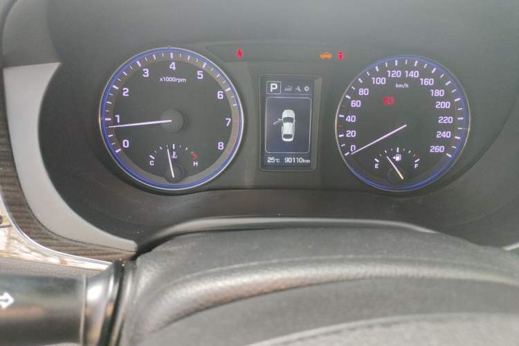 Used Hyundai Mistra 2016 1.6T Automatic Smart GLS Odometer Close Up