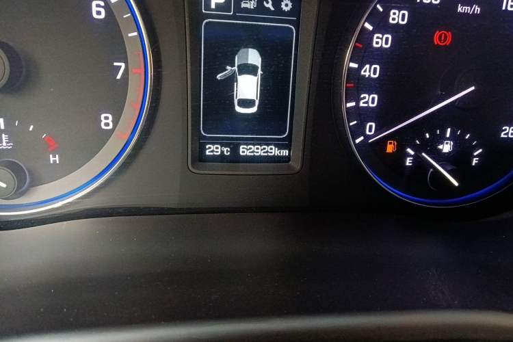 Used Hyundai Mistra 2016 1.6T Automatic Smart GLS Odometer Close Up