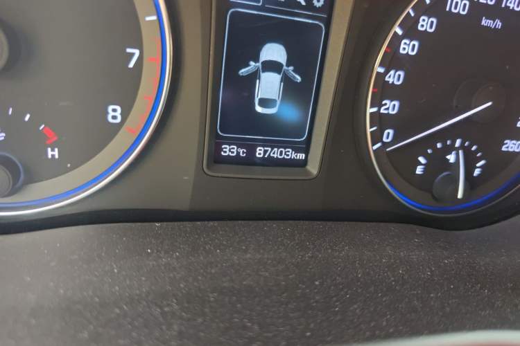 Used Hyundai Mistra 2016 1.6T Automatic Smart GLS Odometer Close Up