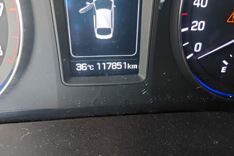 Used Hyundai Mistra 2016 1.6T Automatic Smart GLS Odometer Close Up