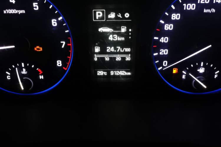 Used Hyundai Mistra 2016 1.6T Automatic Smart GLS Odometer Close Up