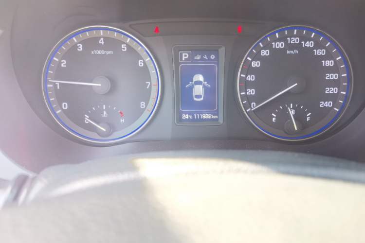 Used Hyundai Mistra 2016 1.8L Automatic Smart GLS Odometer Close Up