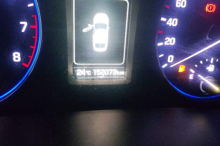 Used Hyundai Mistra 2016 1.8L Automatic Smart GLS Odometer Close Up