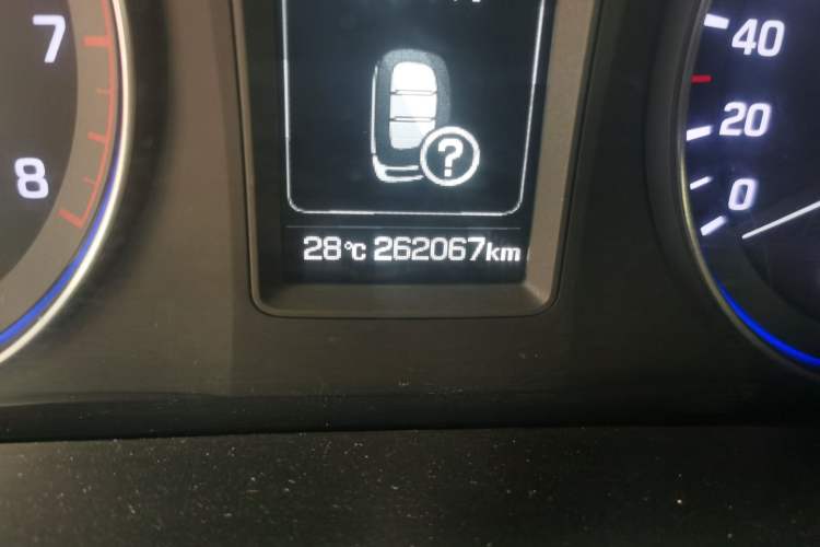 Used Hyundai Mistra 2016 1.6T Automatic Smart GLS Odometer Close Up