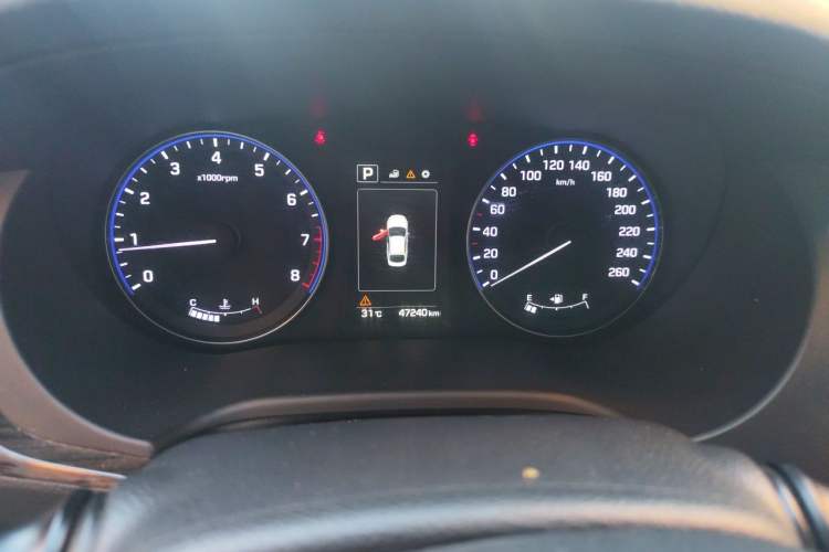 Used Hyundai Mistra 2016 1.6T Automatic Flagship TOP Model Odometer Close Up