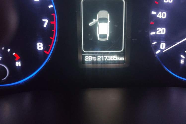 Used Hyundai Mistra 2016 1.8L Automatic Smart GLS Odometer Close Up