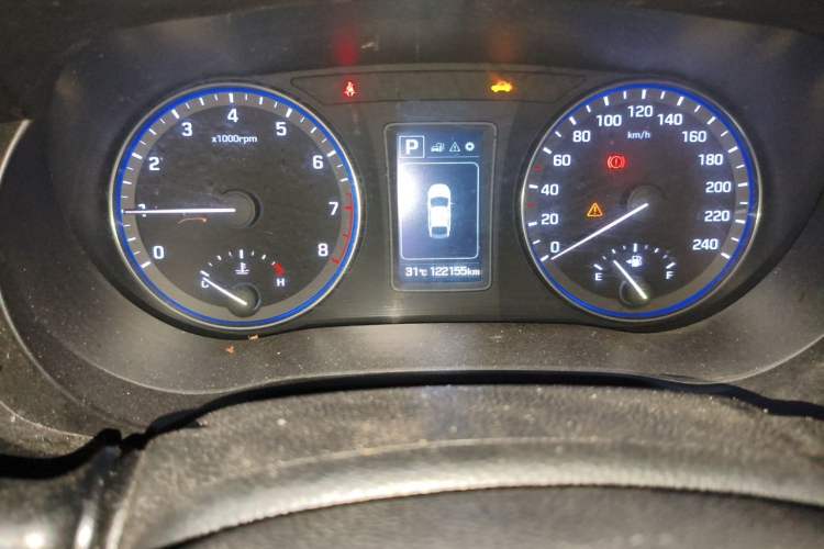 Used Hyundai Mistra 2016 1.8L Automatic Smart GLS Odometer Close Up