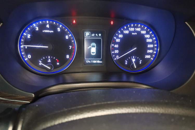Used Hyundai Mistra 2016 1.6T Automatic Smart GLS Odometer Close Up