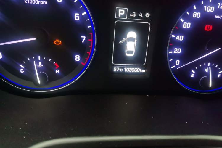 Used Hyundai Mistra 2016 1.8L Automatic Smart GLS Odometer Close Up