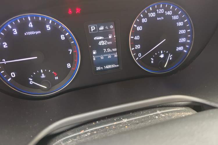 Used Hyundai Mistra 2016 1.8L Automatic Smart GLS Odometer Close Up