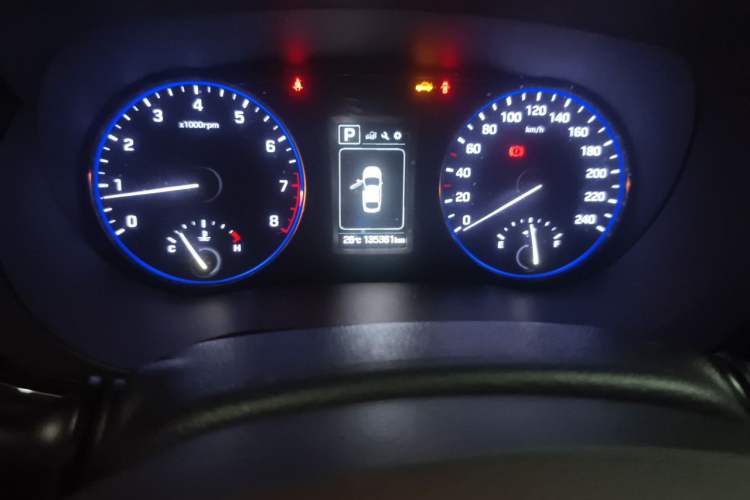 Used Hyundai Mistra 2016 1.8L Automatic Smart GLS Odometer Close Up