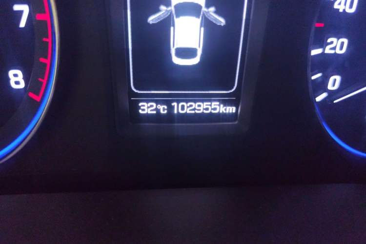 Used Hyundai Mistra 2016 1.8L Automatic Smart GLS Odometer Close Up