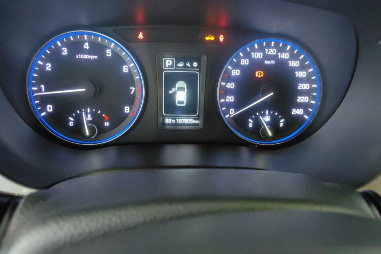 Used Hyundai Mistra 2016 1.8L Automatic Smart GLS Odometer Close Up