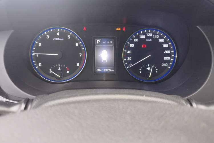 Used Hyundai Mistra 2016 1.8L Automatic Smart GLS Odometer Close Up