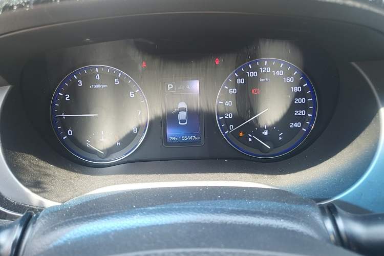 Used Hyundai Mistra 2016 1.8L Automatic Smart GLS Odometer Close Up