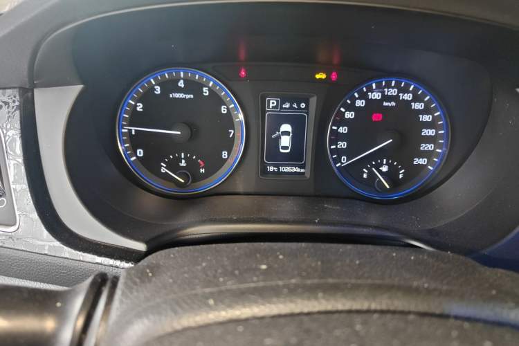 Used Hyundai Mistra 2016 1.8L Automatic Smart GLS Odometer Close Up