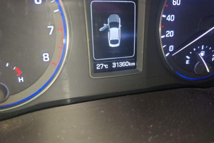 Used Hyundai Mistra 2016 1.8L Automatic Smart GLS Odometer Close Up