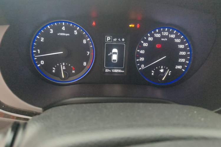 Used Hyundai Mistra 2016 1.8L Automatic Smart GLS Odometer Close Up