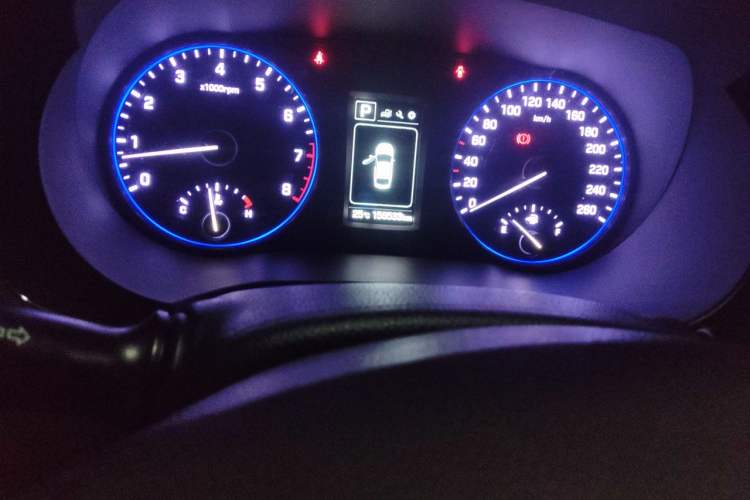 Used Hyundai Mistra 2016 1.6T Automatic Smart GLS Odometer Close Up