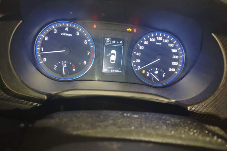 Used Hyundai Mistra 2016 1.8L Automatic Smart GLS Odometer Close Up