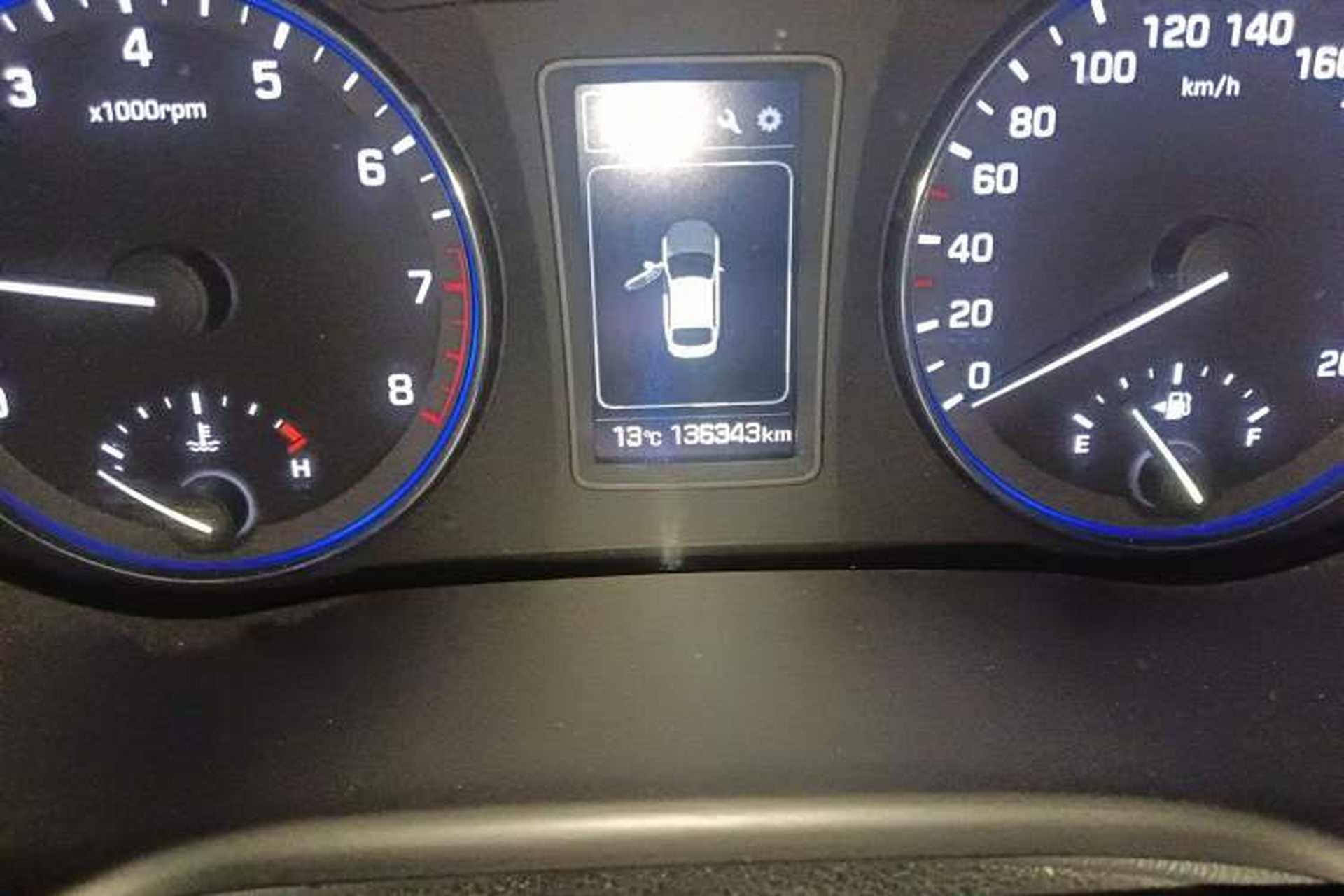 Used Hyundai Mistra 2016 1.6T Automatic Smart GLS Odometer Close Up