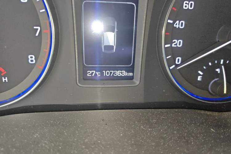 Used Hyundai Mistra 2016 1.8L Automatic Smart GLS Odometer Close Up