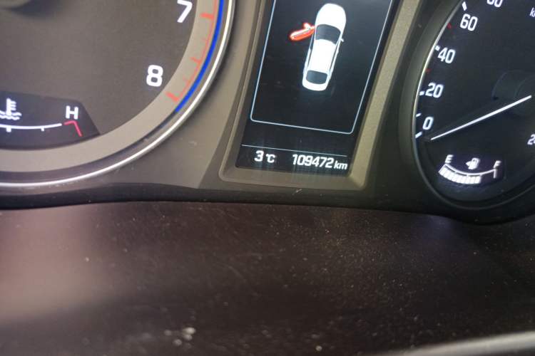 Used Hyundai Mistra 2016 1.8L Automatic Deluxe DLX Model Odometer Close Up