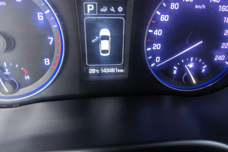Used Hyundai Mistra 2016 1.8L Automatic Smart GLS Odometer Close Up
