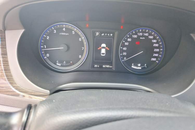 Used Hyundai Mistra 2016 1.6T Automatic Flagship TOP Model Odometer Close Up