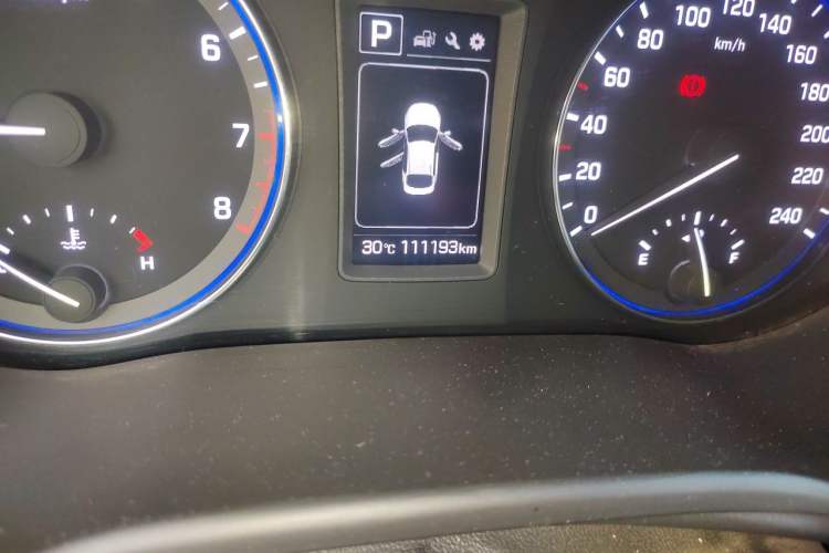Used Hyundai Mistra 2016 1.8L Automatic Smart GLS Odometer Close Up
