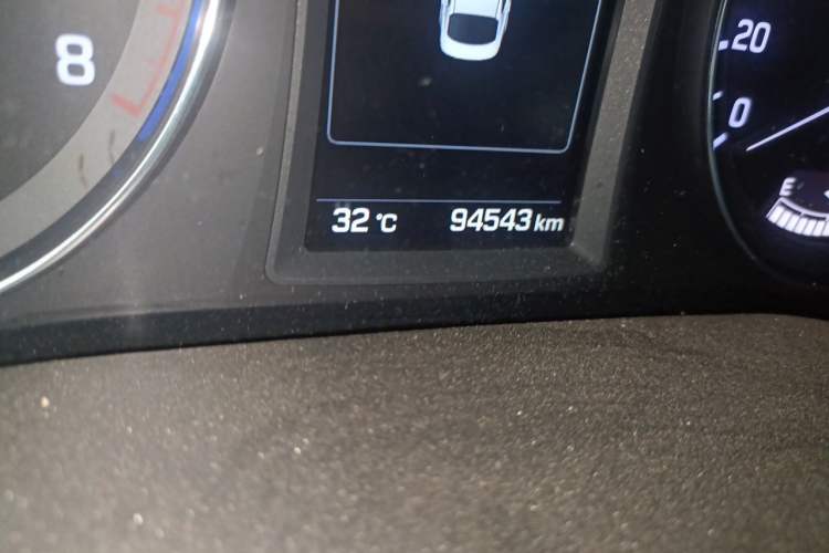 Used Hyundai Mistra 2016 1.8L Automatic Deluxe DLX Model Odometer Close Up