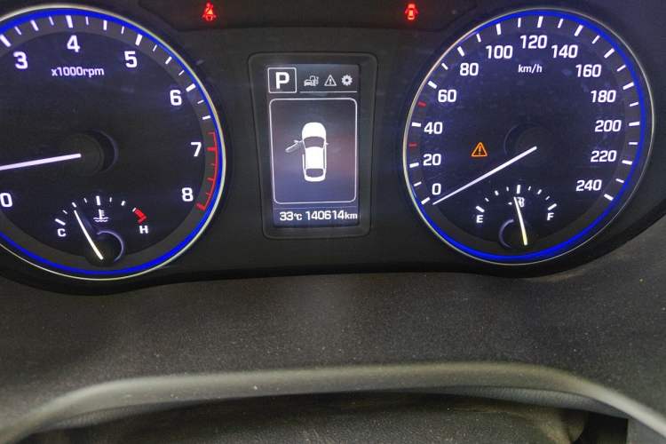 Used Hyundai Mistra 2016 1.8L Automatic Smart GLS Odometer Close Up