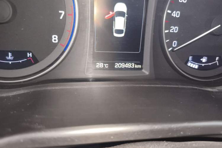 Used Hyundai Mistra 2016 1.8L Automatic Deluxe DLX Model Odometer Close Up