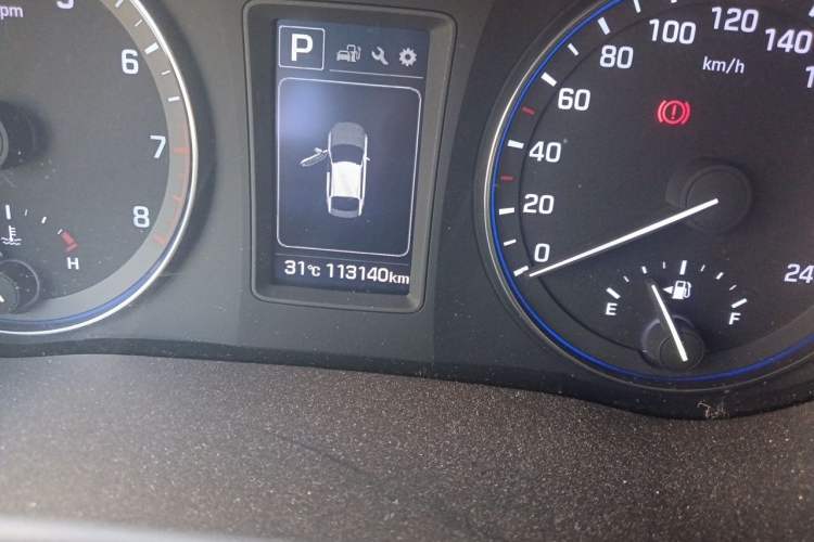 Used Hyundai Mistra 2016 1.8L Automatic Smart GLS Odometer Close Up