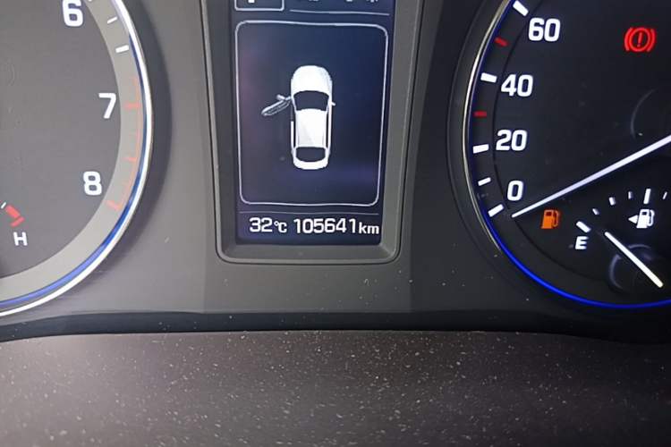 Used Hyundai Mistra 2016 1.8L Automatic Smart GLS Odometer Close Up