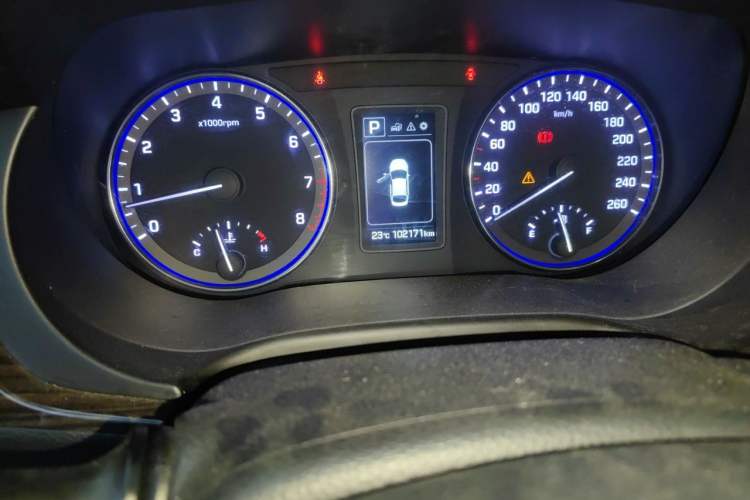 Used Hyundai Mistra 2016 1.6T Automatic Smart GLS Odometer Close Up