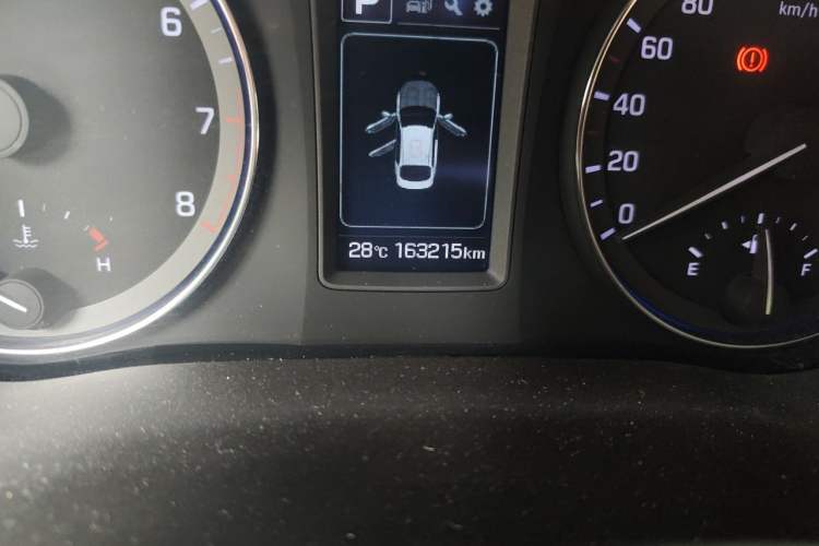 Used Hyundai Mistra 2016 1.8L Automatic Comfort GL Model Odometer Close Up