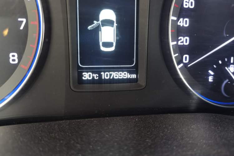 Used Hyundai Mistra 2016 1.6T Automatic Smart GLS Odometer Close Up