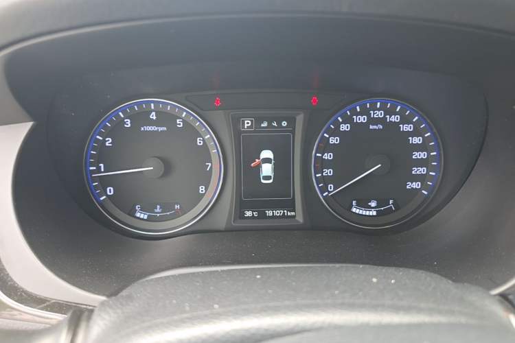 Used Hyundai Mistra 2016 1.8L Automatic Deluxe DLX Model Odometer Close Up