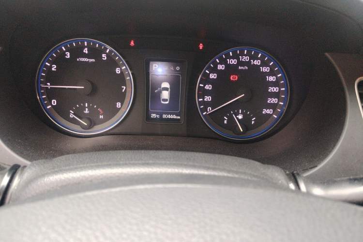 Used Hyundai Mistra 2016 1.8L Automatic Smart GLS Odometer Close Up