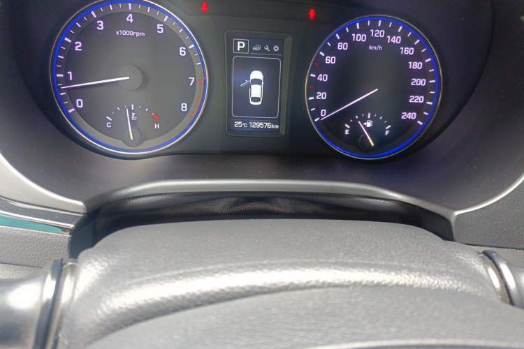 Used Hyundai Mistra 2016 1.8L Automatic Smart GLS Odometer Close Up