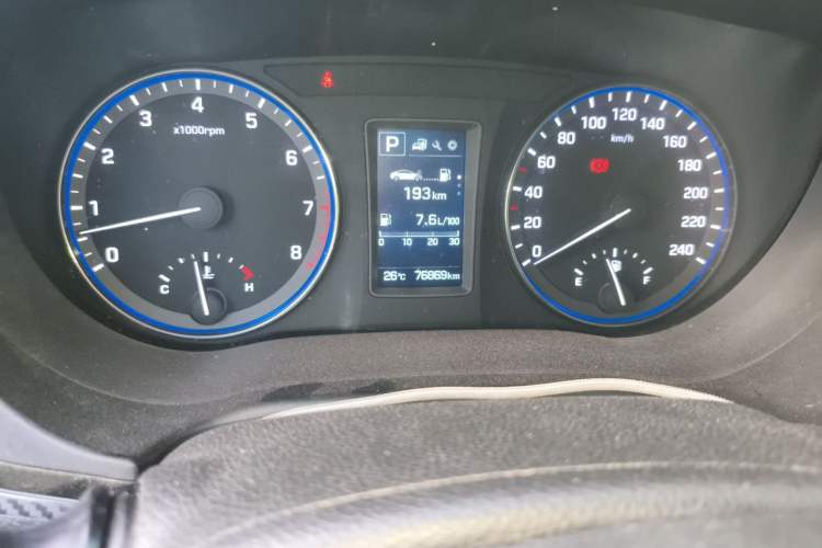 Used Hyundai Mistra 2016 1.8L Automatic Smart GLS Odometer Close Up